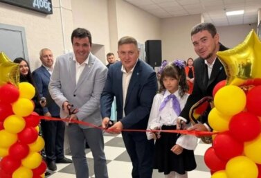 В Троекурово после капремонта открылась школа
