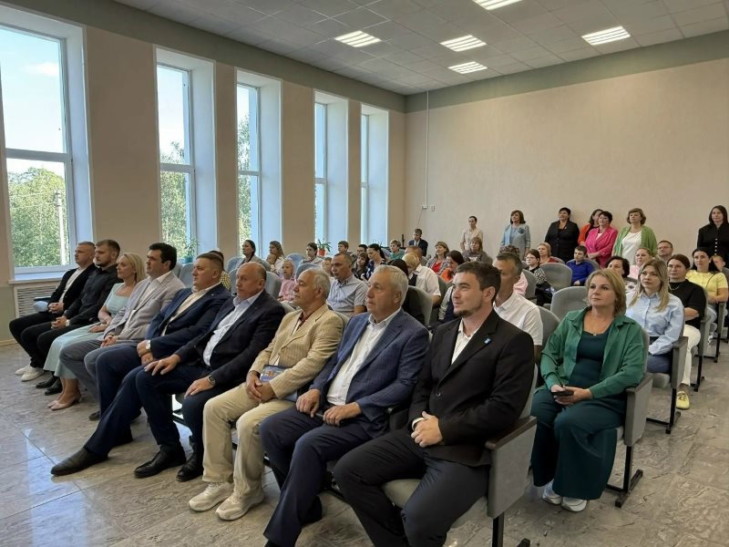 В Троекурово после капремонта открылась школа